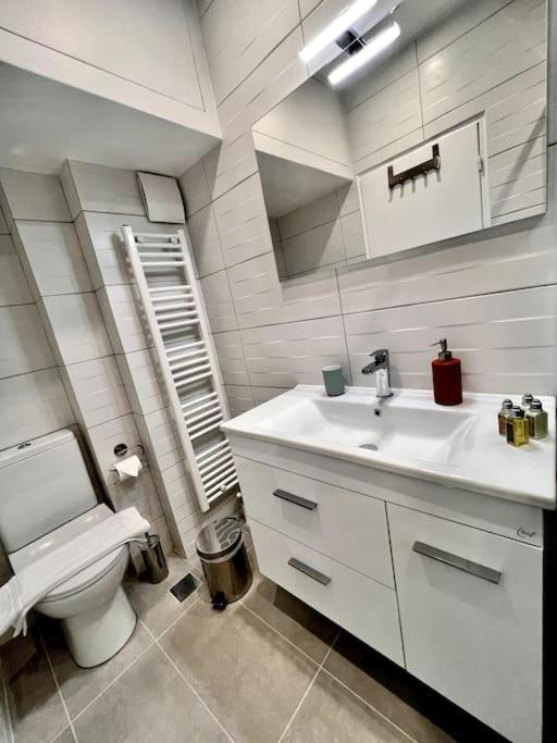 Lovely Studio 3-Min From Beach Palaio Faliro Exterior photo