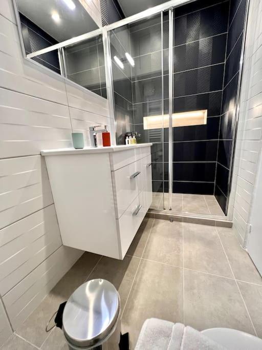 Lovely Studio 3-Min From Beach Palaio Faliro Exterior photo
